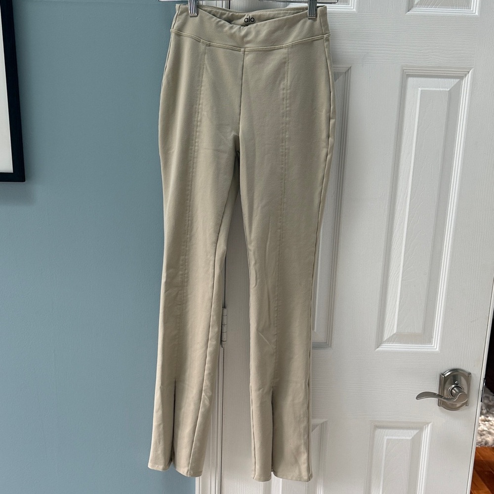 ALO Yoga Beige Leggings